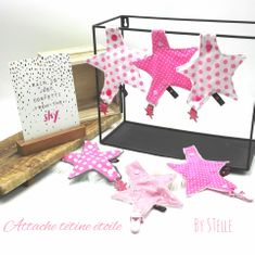 attache-tetine-etoile-pois-collection-bebe-fille-rose-pois-by-stelle