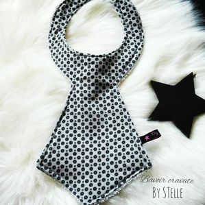 bavoir-cravate-multi-pois-gris-1-by-stelle